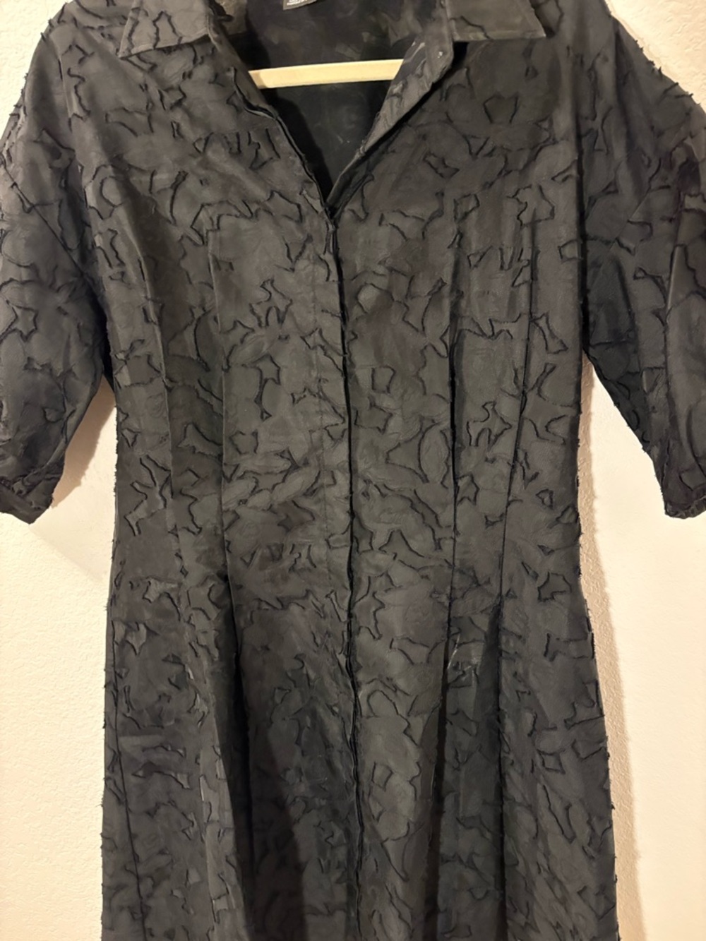Club Monaco Patterned Sculptural Sleeve Dress - Picture 5 of 6